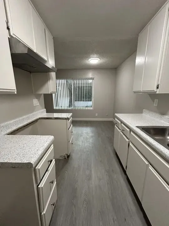 $600 / 3br - 3sqft - apartment thumbnail 6
