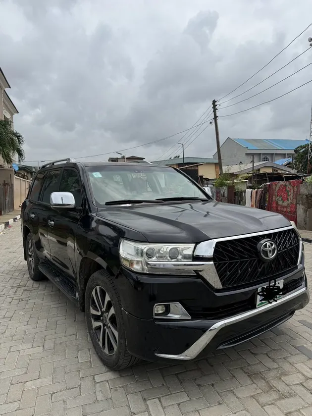 Washer and dryer thumbnail 1