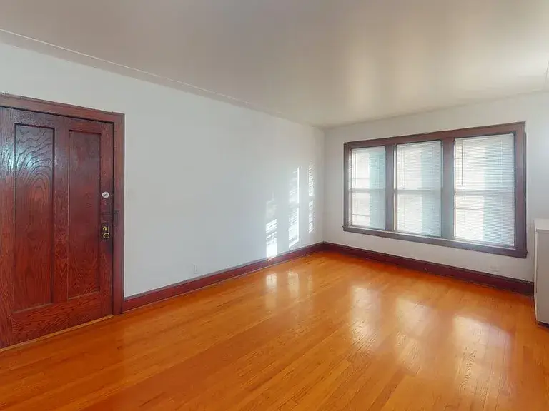$900 / 2br - 536sqft - lovely house for rent thumbnail 2