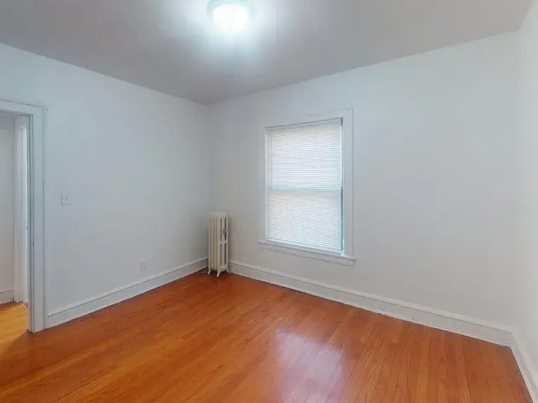 $900 / 2br - 536sqft - lovely house for rent thumbnail 5