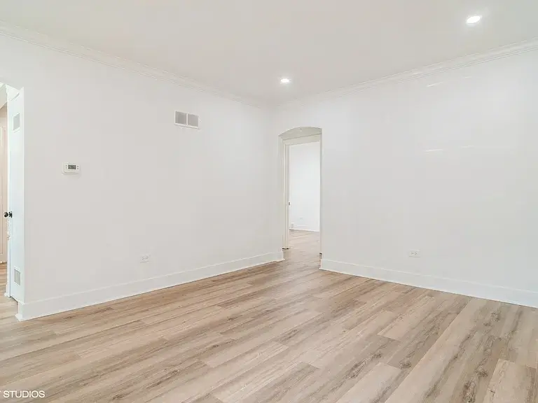 $2,600 / 2br - 775sqft - lovely house for rent thumbnail 3