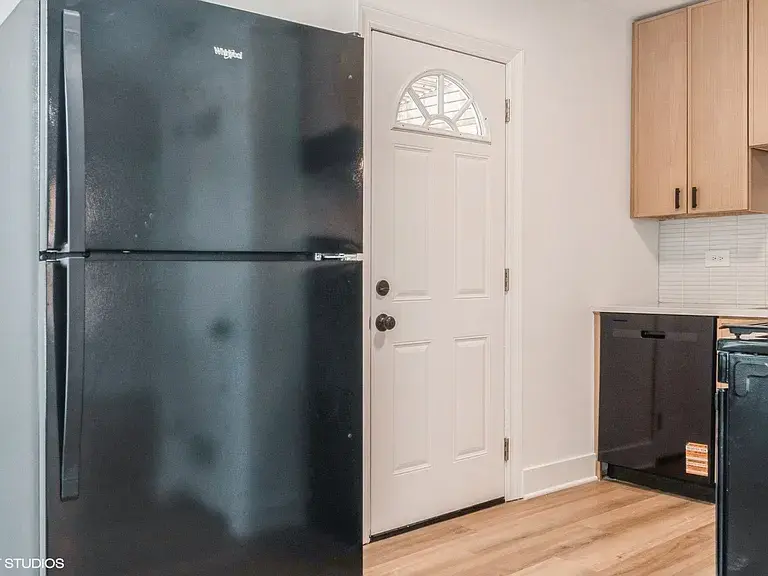 $2,600 / 2br - 775sqft - lovely house for rent thumbnail 5