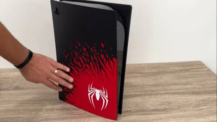 play station 5 spider-man edition - $400 thumbnail 3