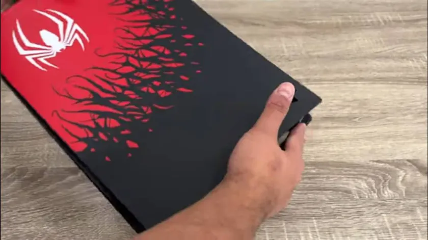 play station 5 spider-man edition - $400 thumbnail 4