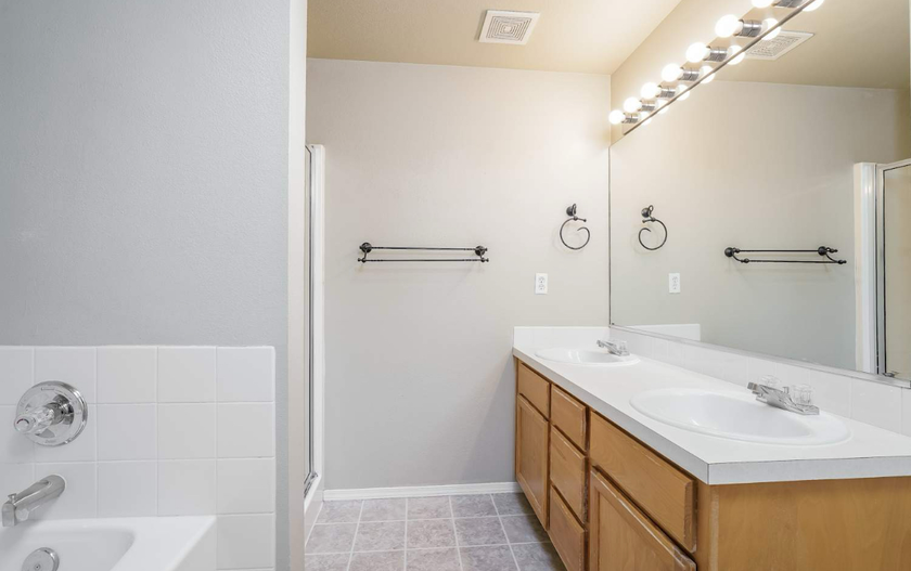 $1,700 / 8210br - 1803sqft - 🏡 house for rent– move-in ready! thumbnail 3