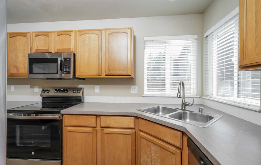 $1,700 / 8210br - 1803sqft - 🏡 house for rent– move-in ready! thumbnail 4