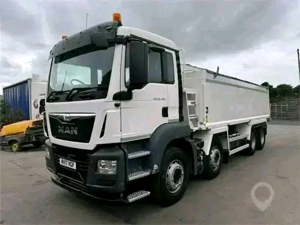 trunk and trunkers - $95 thumbnail 2