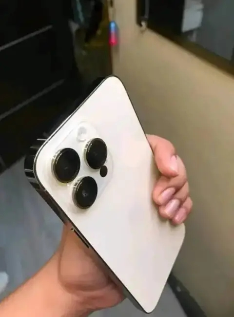 iphone 16 pro max - $300 thumbnail 4