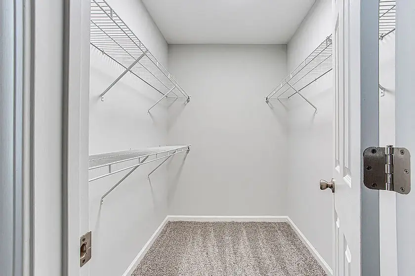 hello l'm a private landlord, i got houses & apartment available for rent with i thumbnail 2