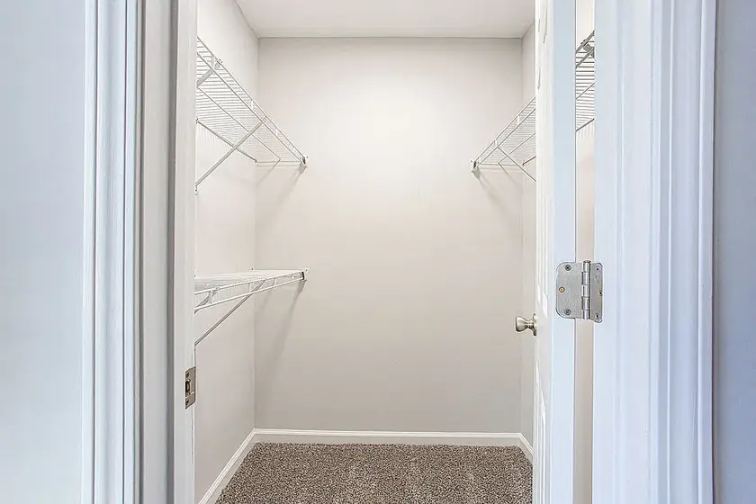 hello l'm a private landlord, i got houses & apartment available for rent with i thumbnail 5