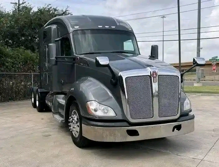 strong and powerful energy truck 🚒 for sale don't miss your opportunity $12,000 thumbnail 3