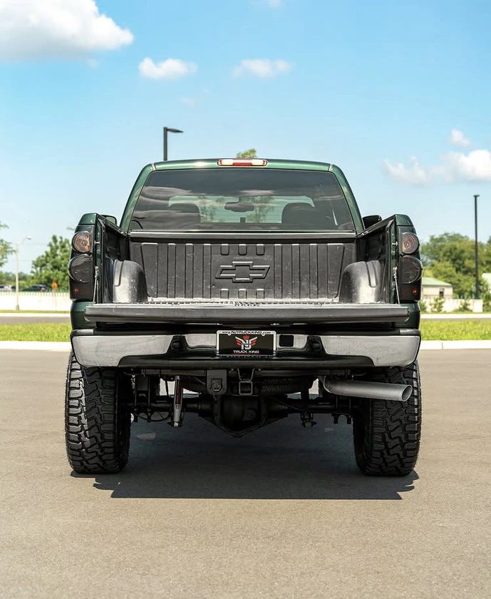 super clean dmax - $34,500 thumbnail 4