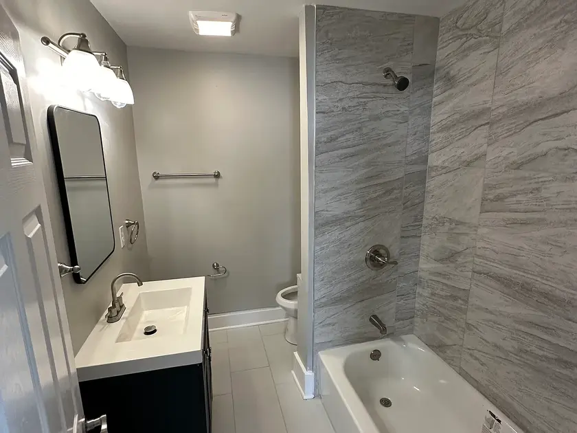 $750 2 beds 1.5 baths thumbnail 2