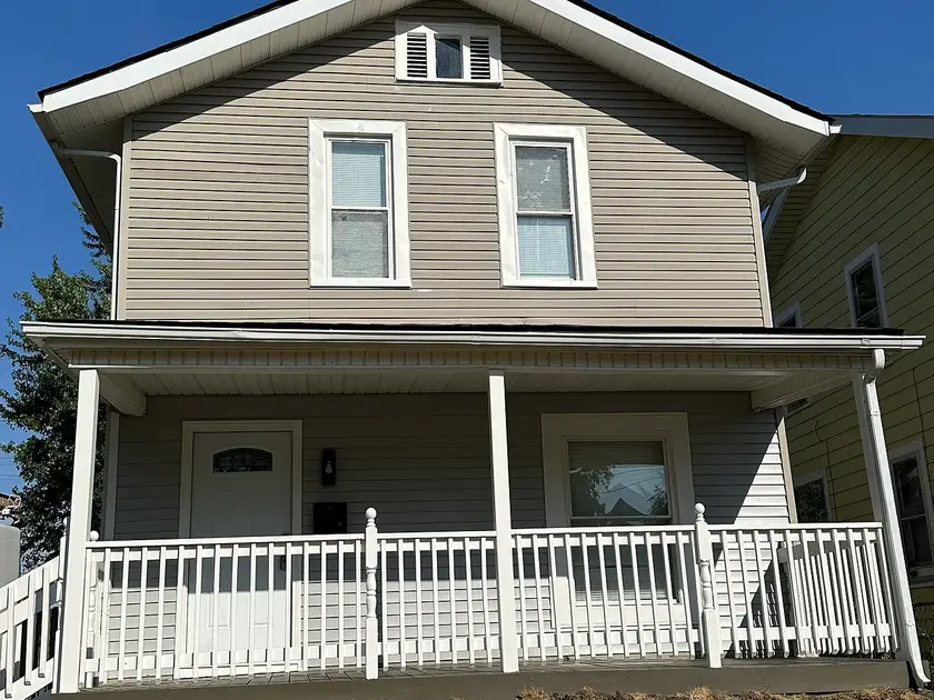 $750 2 beds 1.5 baths thumbnail 3