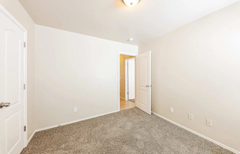 $1,200 / 1366sqft lovely❤️home for rent and very affordable thumbnail 4