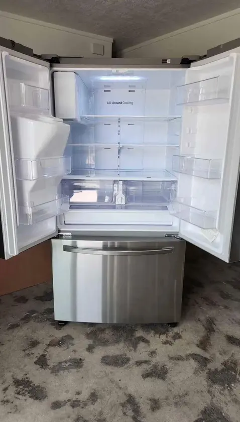 samsung rf267 stainless french door refrigerator with external water & ice dispe thumbnail 3