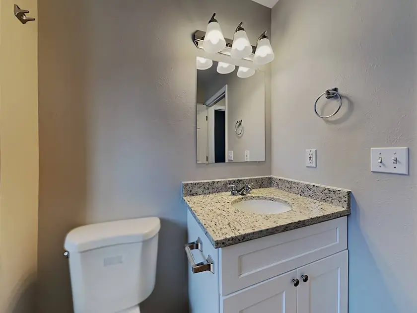 house for reat - $1,000 thumbnail 9