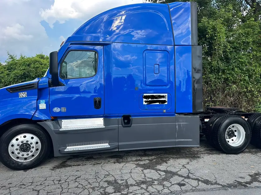 Washer and dryer thumbnail 1