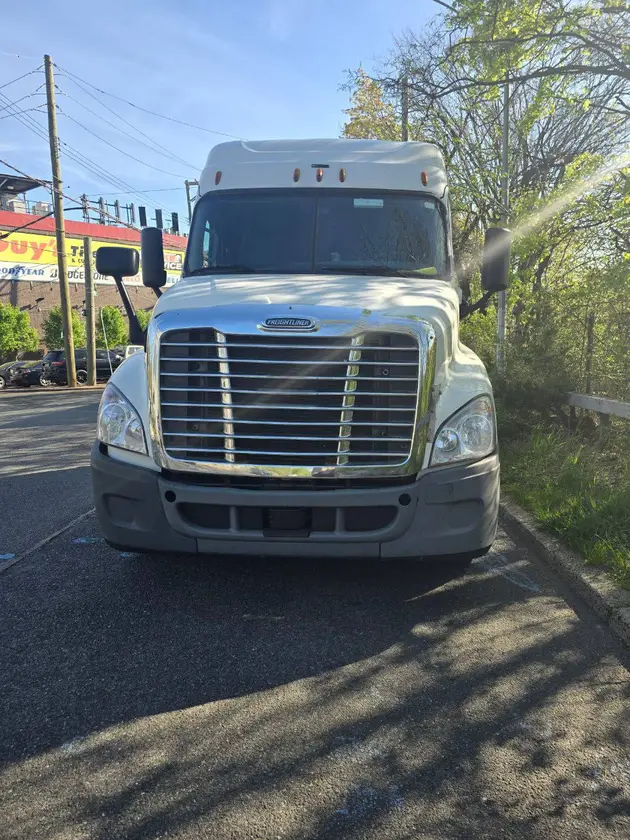 Washer and dryer thumbnail 1