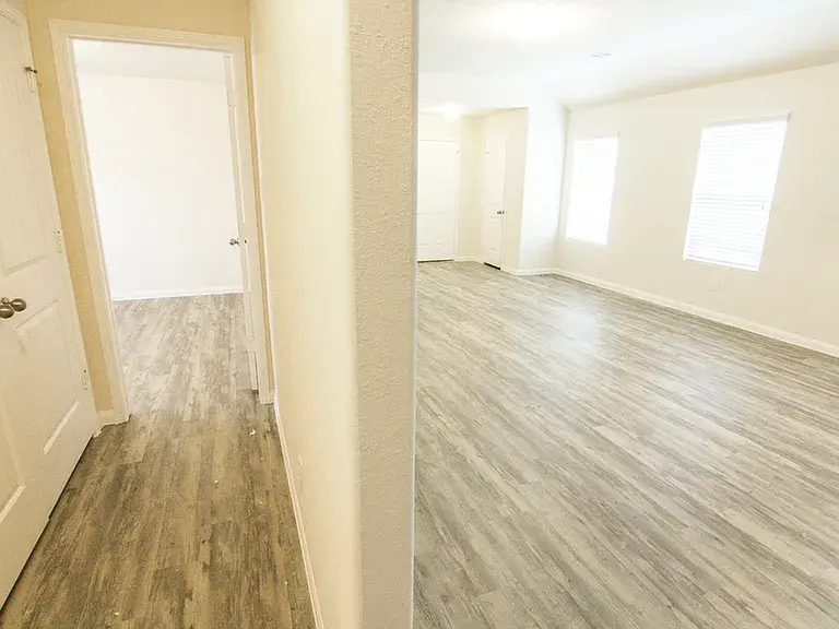 $1,550 / 3br - 1407sqft - blessed home thumbnail 5