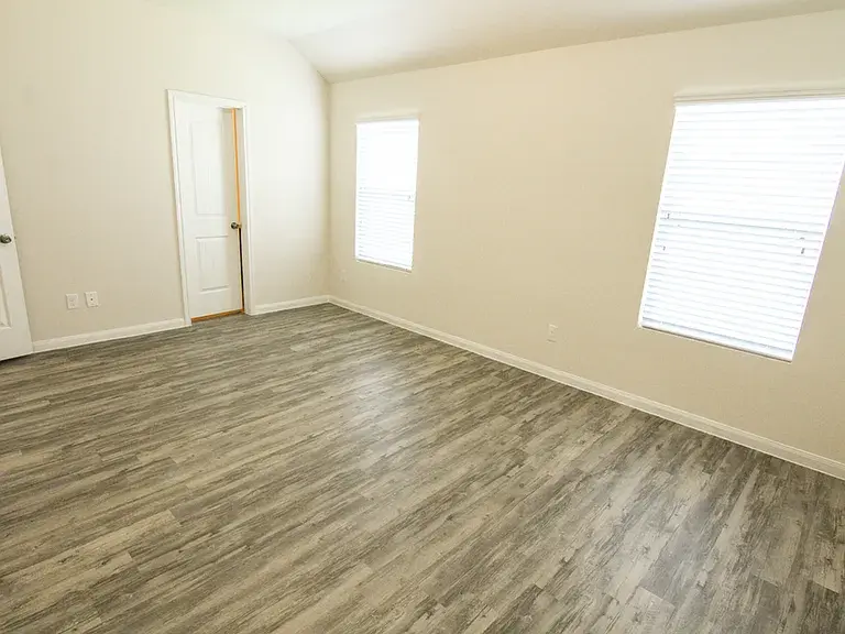 $1,550 / 3br - 1407sqft - blessed home thumbnail 8