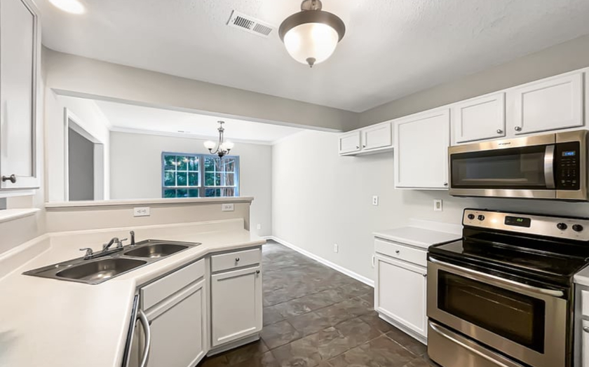 $1,200 / 5br - 8973sqft - perfect : 3 bedrooms 3 bathroom house 🏠 thumbnail 3