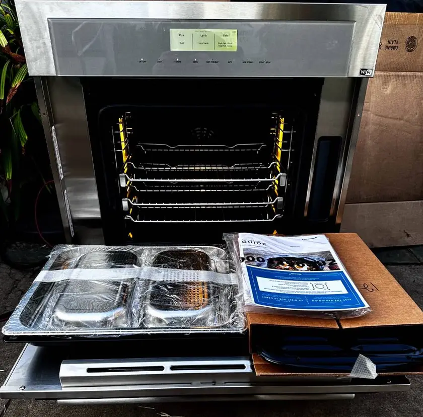 brand new thermador oven - $2,950 thumbnail 3