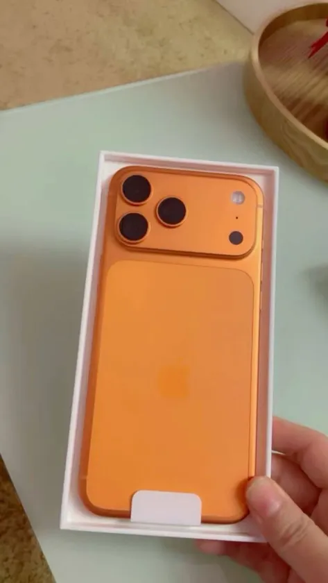 iphone 17 - $900 thumbnail 4