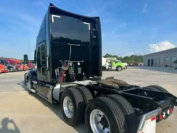 truck's house thumbnail 4