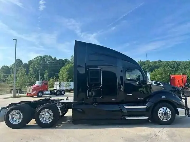 truck's house thumbnail 6