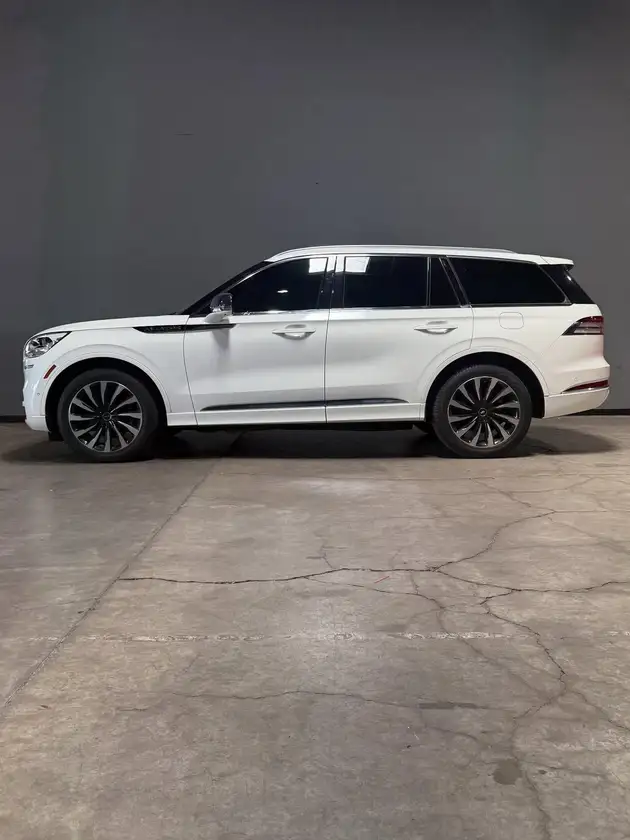 lincoln aviator thumbnail 2