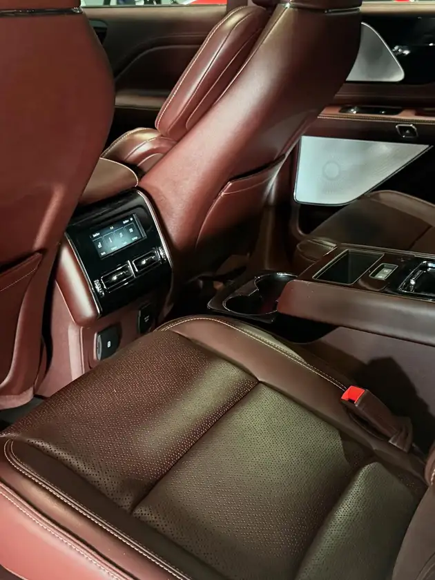 lincoln aviator thumbnail 11