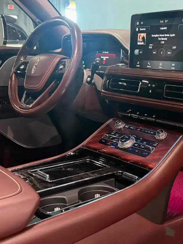 lincoln aviator thumbnail 8