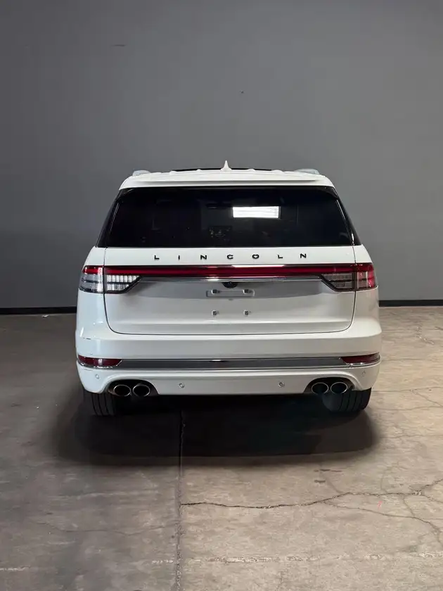 lincoln aviator thumbnail 5