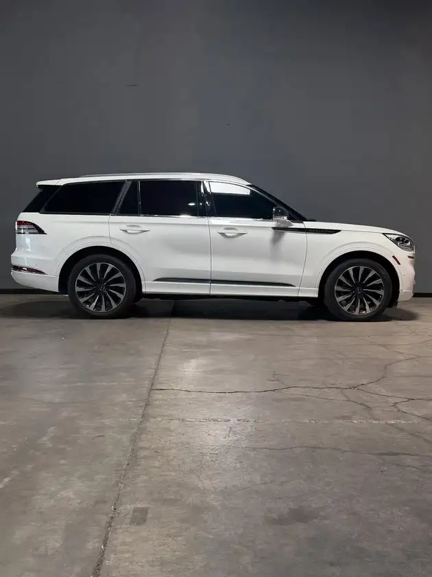 lincoln aviator thumbnail 6