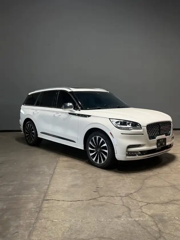 lincoln aviator thumbnail 3