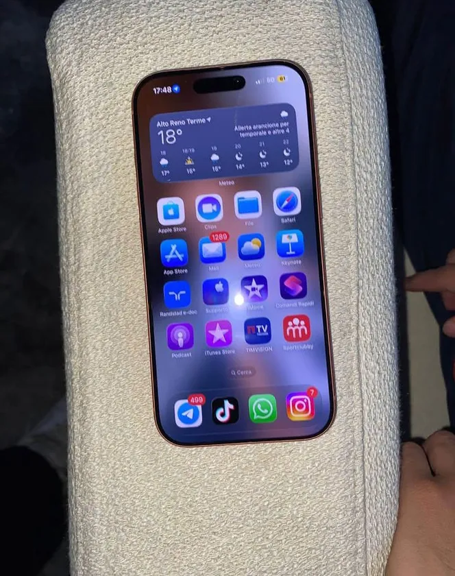 iphone 17 pro max 256 gb - $1,000 thumbnail 3