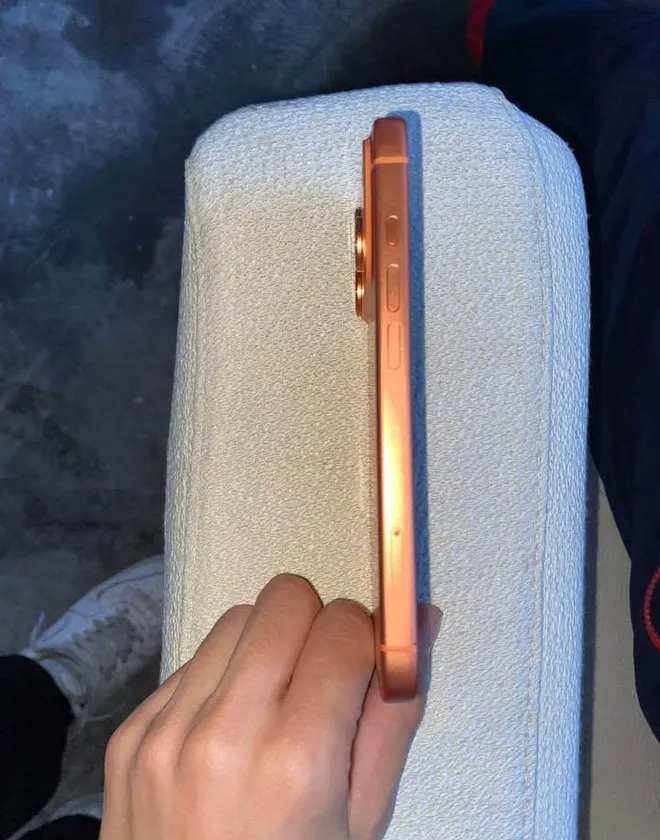 iphone 17 pro max 256 gb - $1,000 thumbnail 4