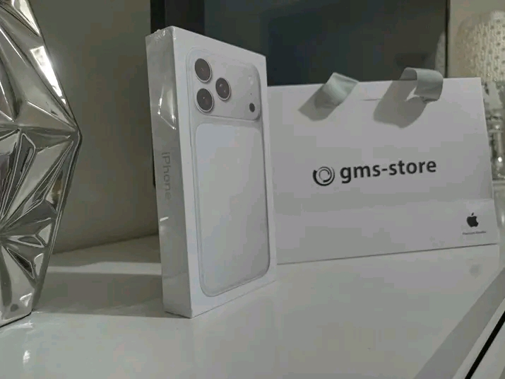 apple iphone 17 pro - $2,000 thumbnail 3