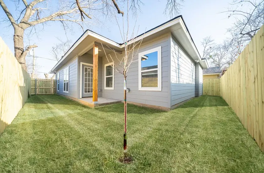  / 1250sqftapartment thumbnail 2