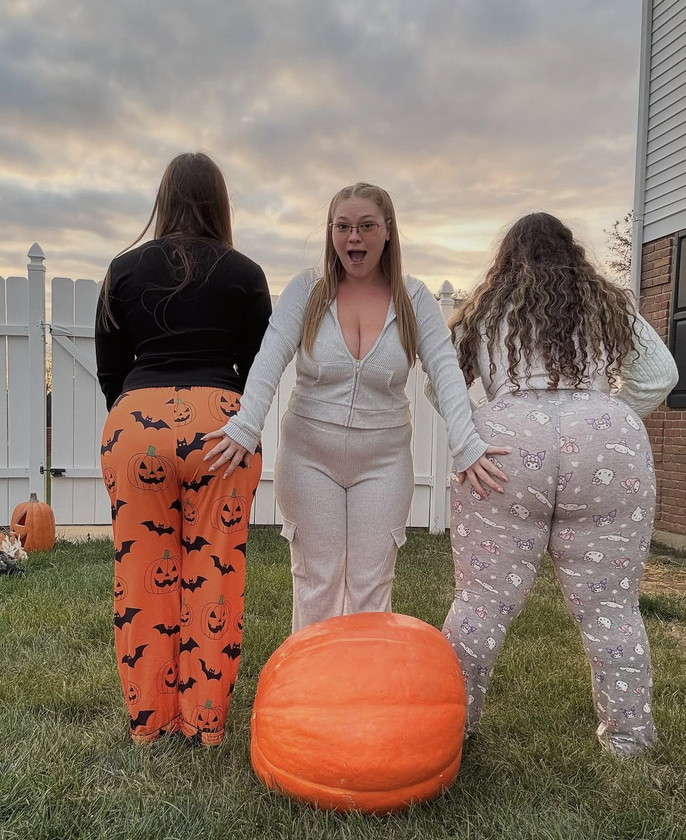 december clothes for girls - $300 thumbnail 2