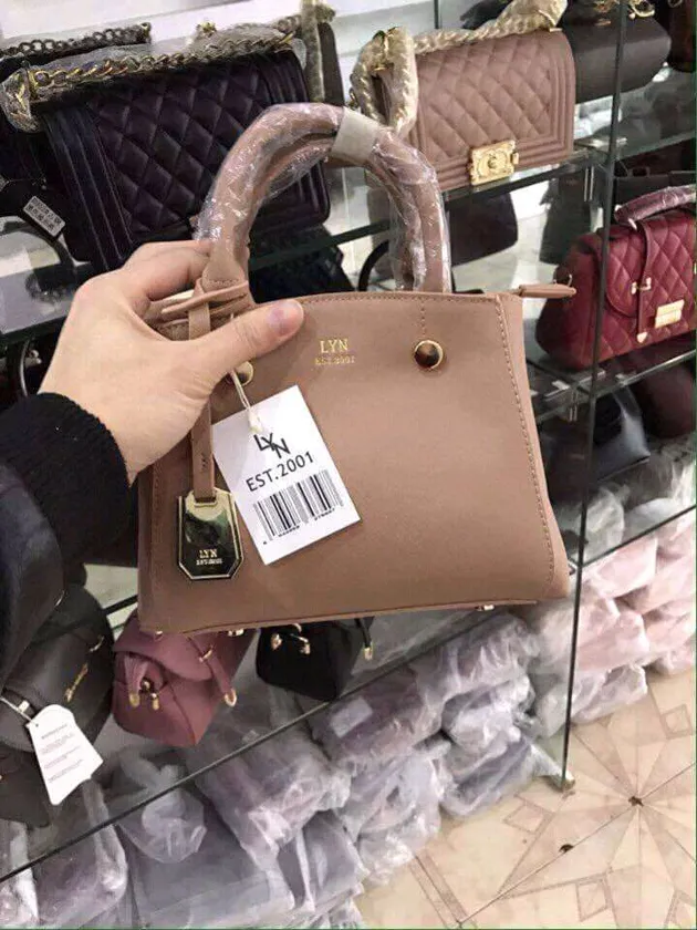 clothes shoes and bags - $300 thumbnail 2