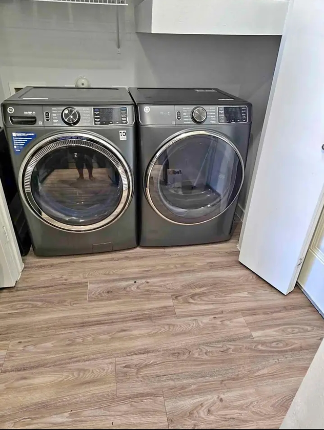 Washer and dryer thumbnail 1