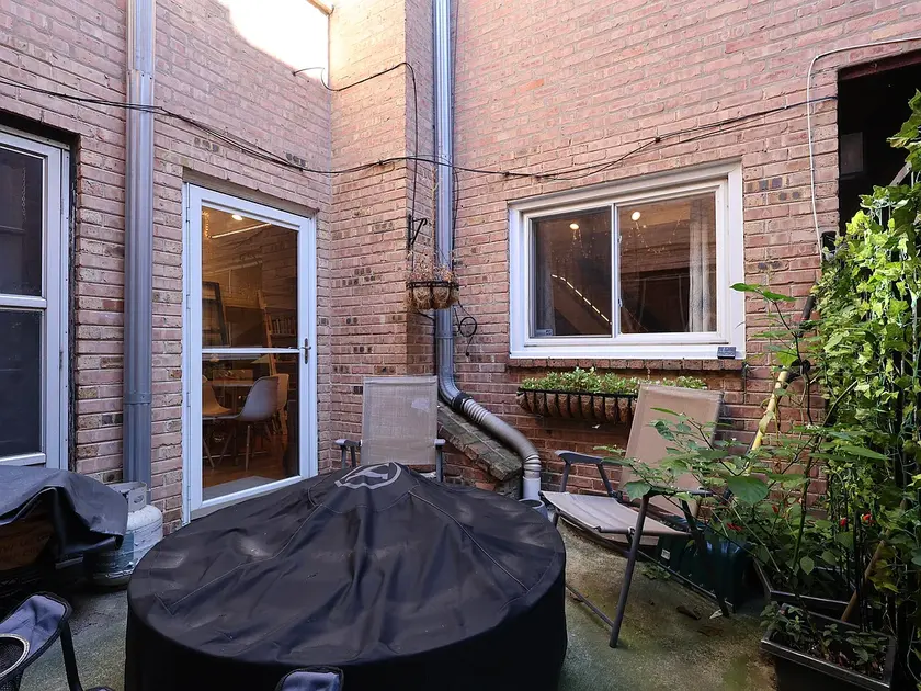 $579,900 2 bedroom and 2 bathroom thumbnail 9