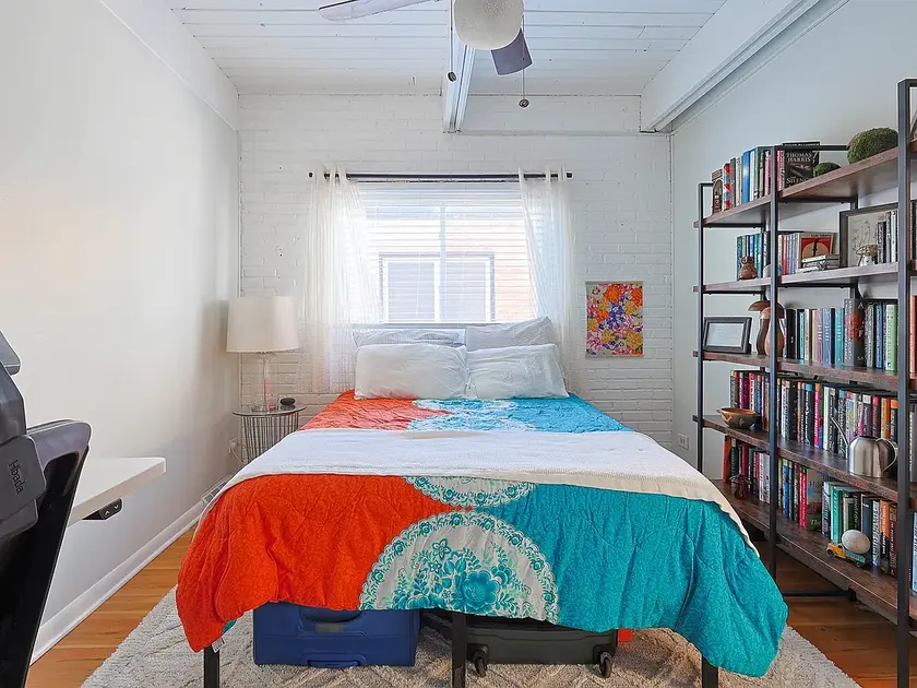 $579,900 2 bedroom and 2 bathroom thumbnail 6