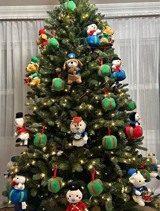 christmas tree - $180 thumbnail 2