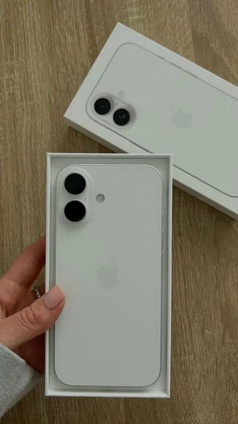 iphone16 - $700 thumbnail 3