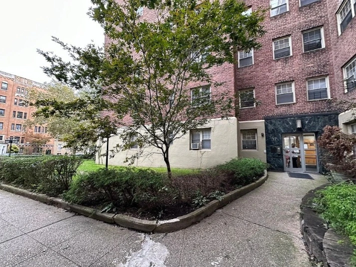 Washer and dryer thumbnail 1