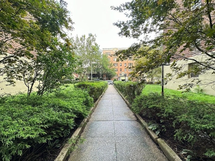 $1,500 / 2br - 100sqft - parkstone realty, house for sale promo thumbnail 2