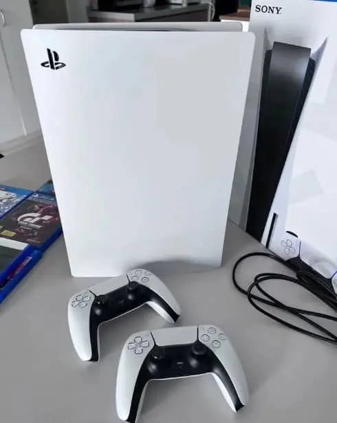 play station 5 - $350 thumbnail 3